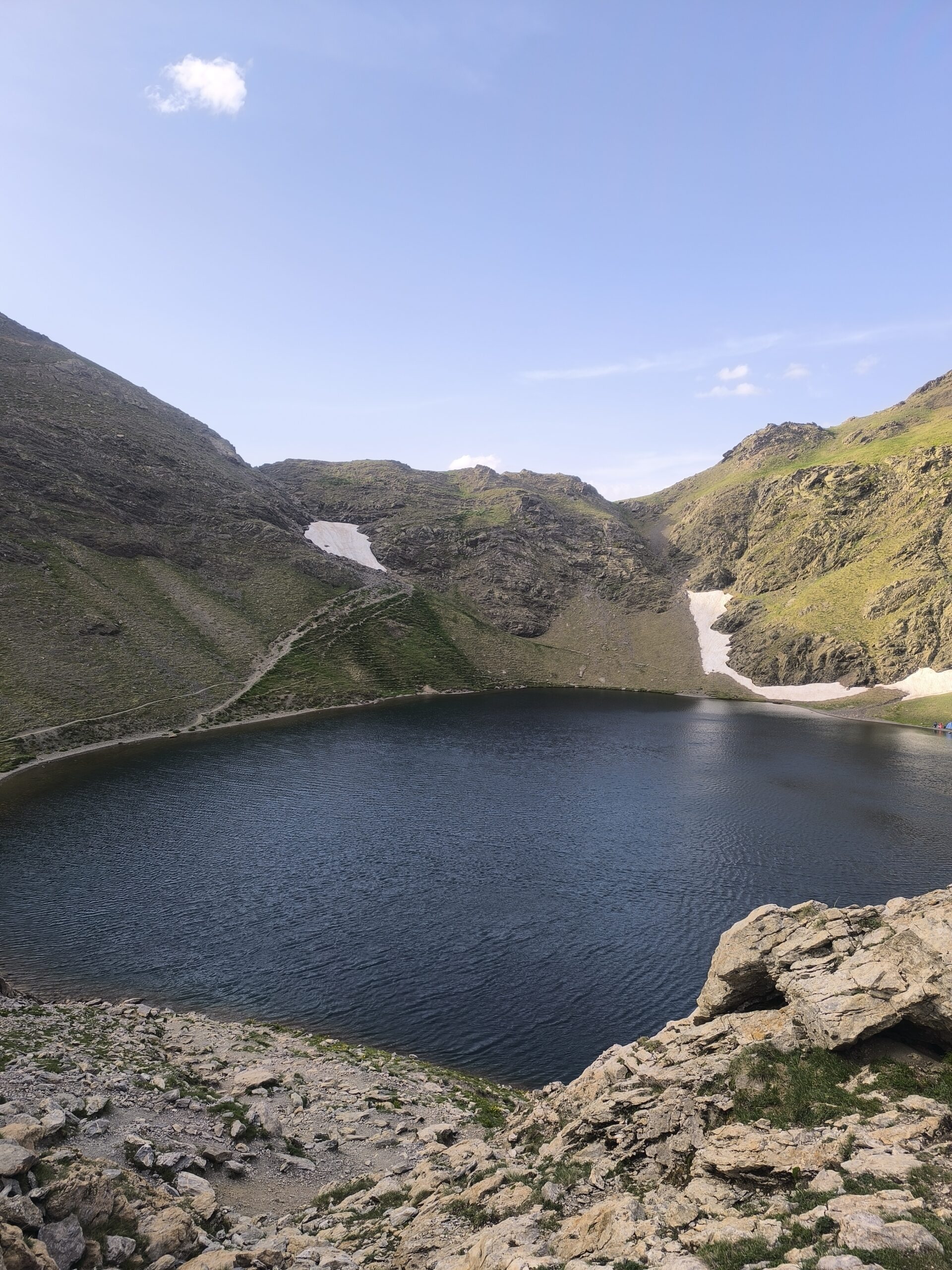 Ibón de Bernatuara